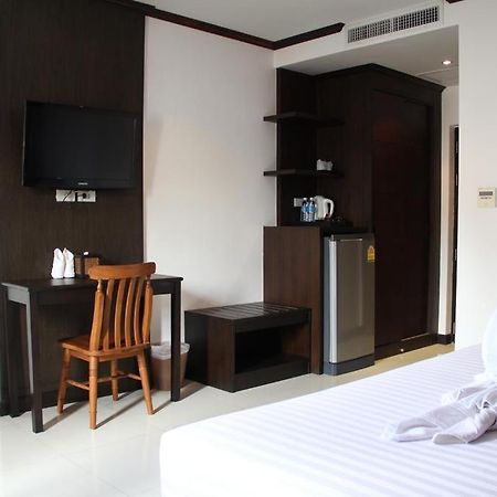 Sri Boutique Hotel Patong Exterior foto