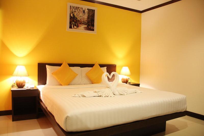 Sri Boutique Hotel Patong Exterior foto